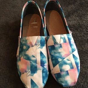 Toms
